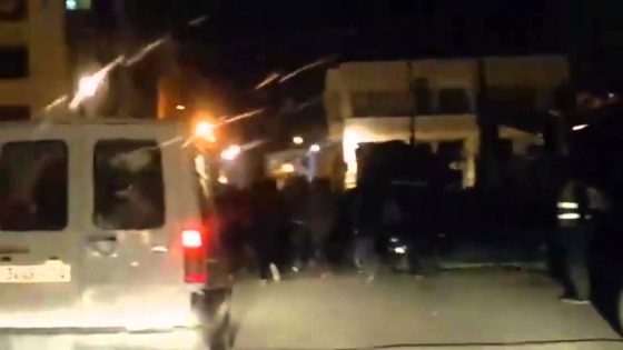 خطير جدا : عصابة من اللصوص يسرقون المارة وأصحاب السيارات بالقوة وسط الدار البيضاء