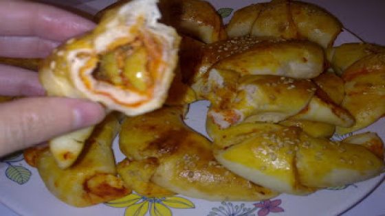شهيوات رمضان :كرواصة بحشوة البيتزا لذيذة بزاف