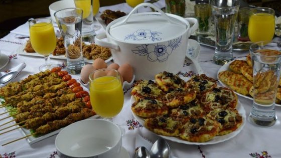 أفكار لتحضير مائدة إفطار في رمضان سهلة واقتصادية