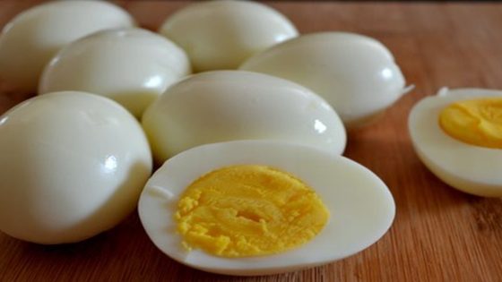 هل تعلم ماذا يحدث للجسم عند المداومة على تناول البيض يومياً