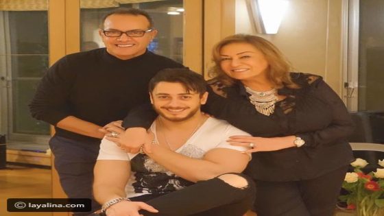 سعد المجرد ينشر صورة قديمة تجمعه بوالده و يثني عليه بمناسبة عيد الاب